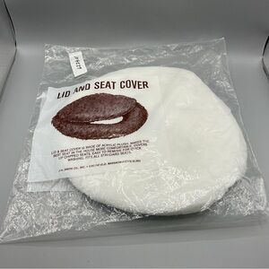 Vintage Fuzzy White Toilet Lid And Seat Cover  NEW And Sealed. NOS